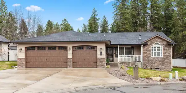 403 S CHINOOK CIR