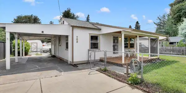 706 W Davidson Ave