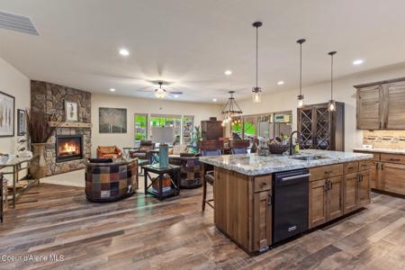 4778 Hayden Lake