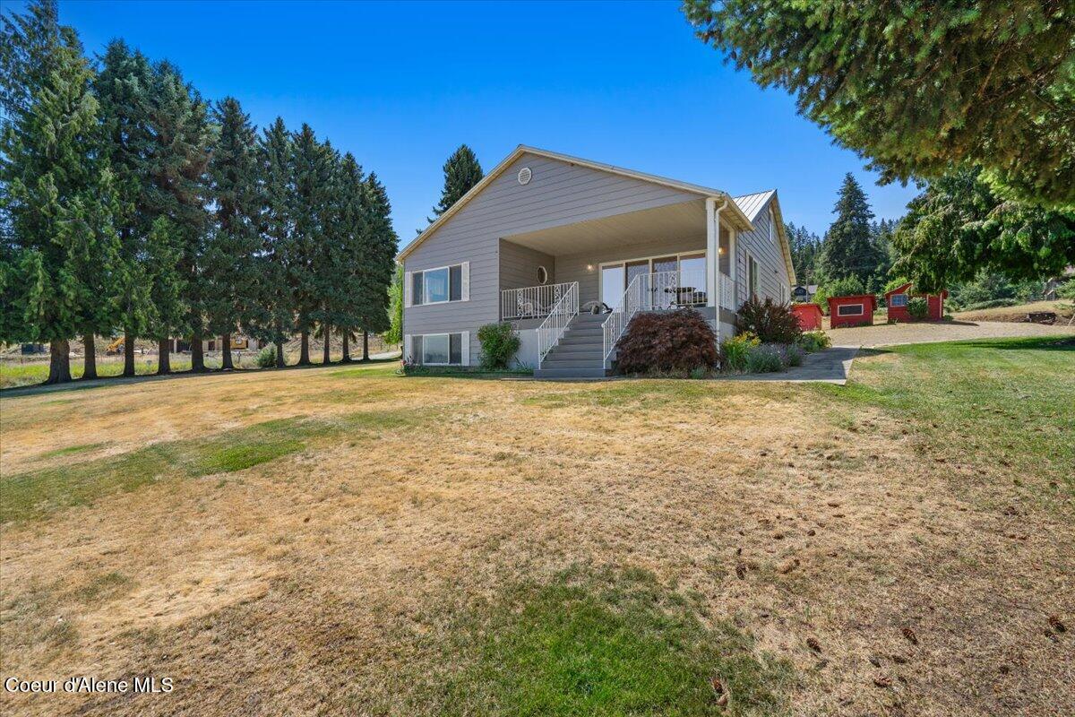 Image 4: 43-Back of home