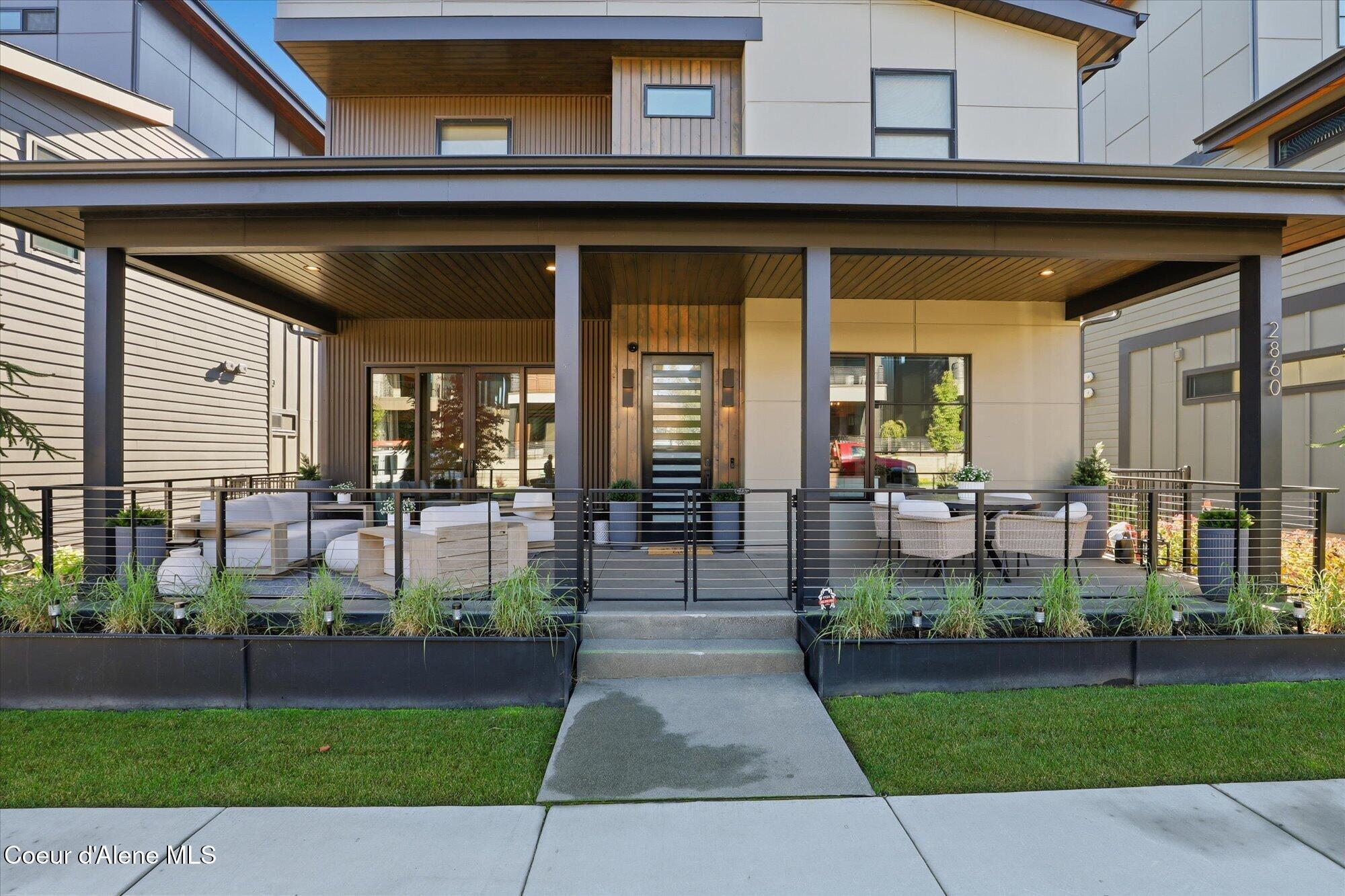 Image 1: 04-2860 W Lumber Ln