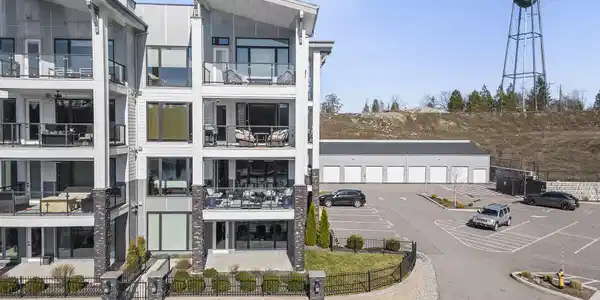 447 W WATERSIDE DR Unit #305
