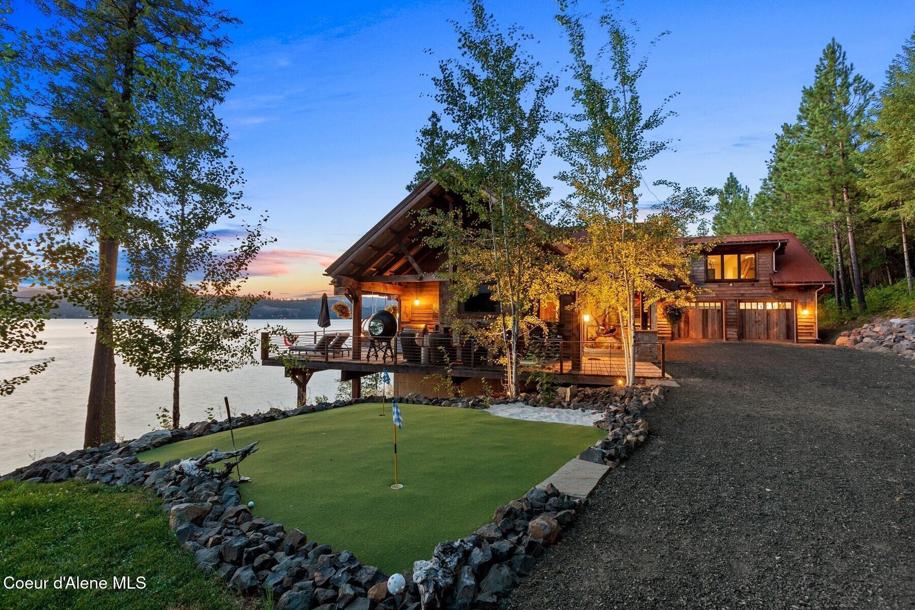 Image 2: NW Luxury Meets Lakefront