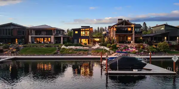 Image 2: Rare Spokane River waterfront