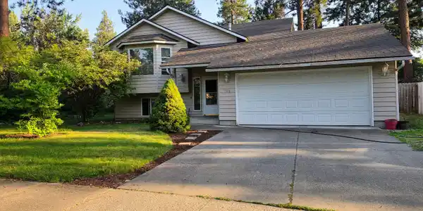 106 S Riverwood CT