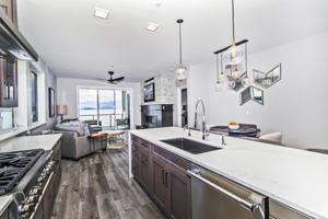 802 Sandpoint Ave