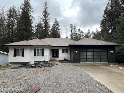 6079 HAYDEN LAKE