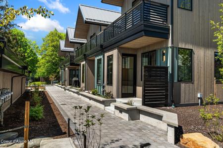 215 W Lake St