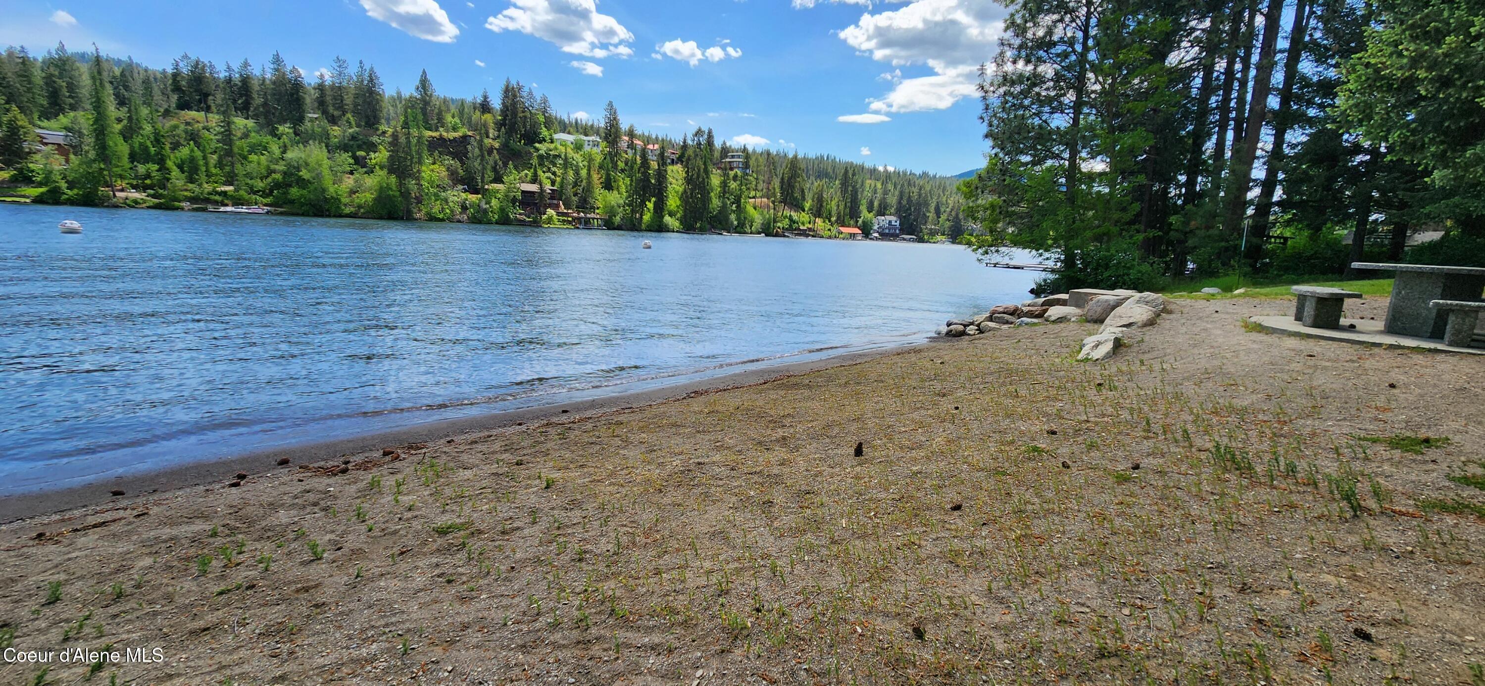 Image 2: 208 S Riverwood Ct, Post Falls