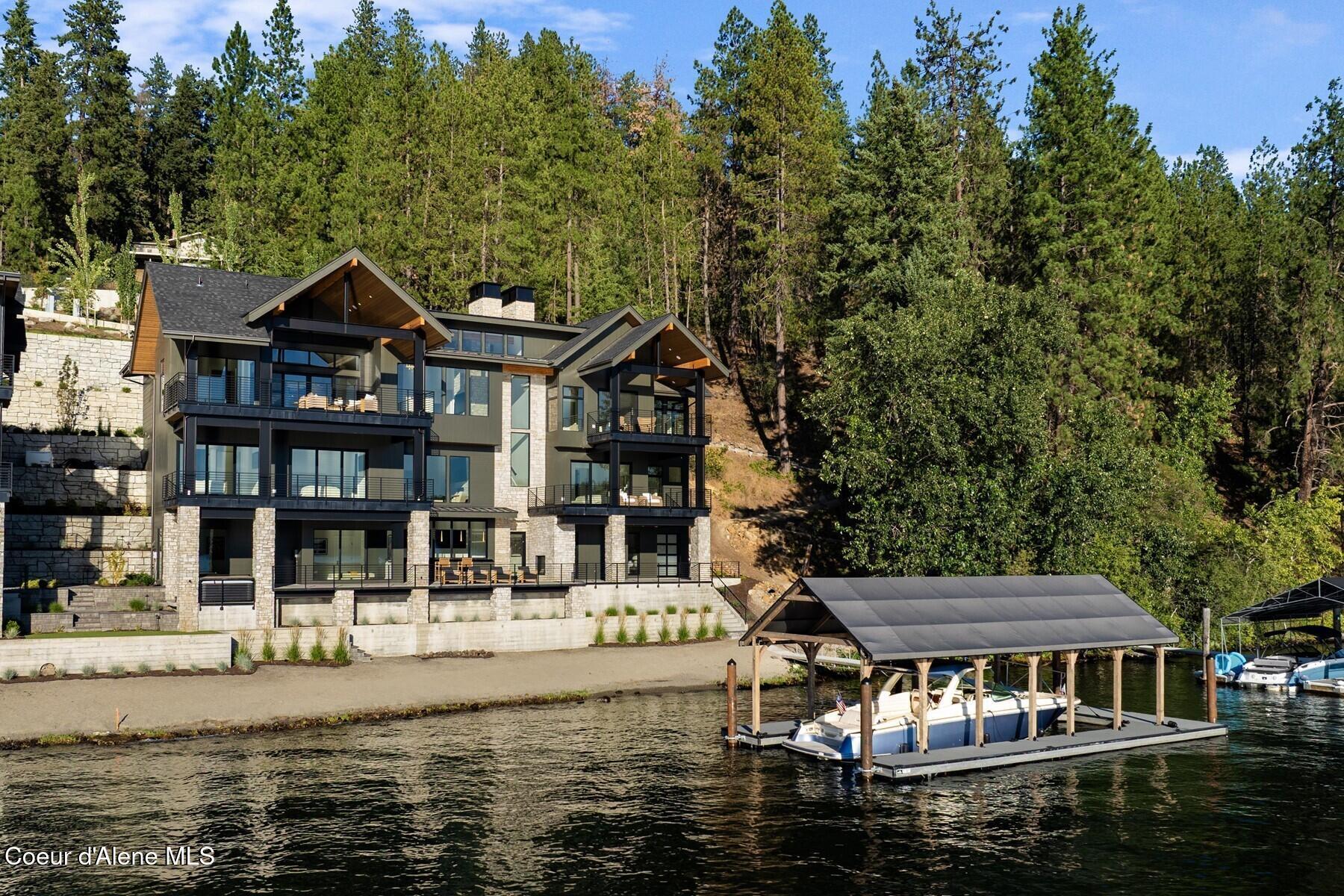 Image 4: 113' Low Bluff Waterfront