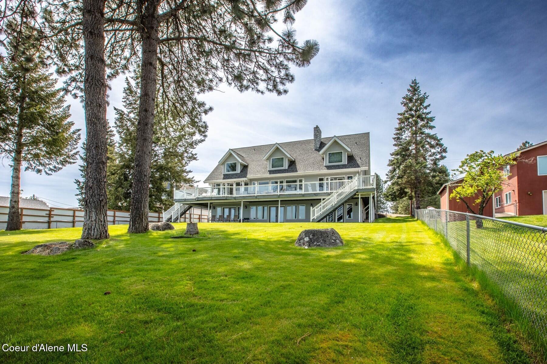 Image 2: Home on Pend Oreille River