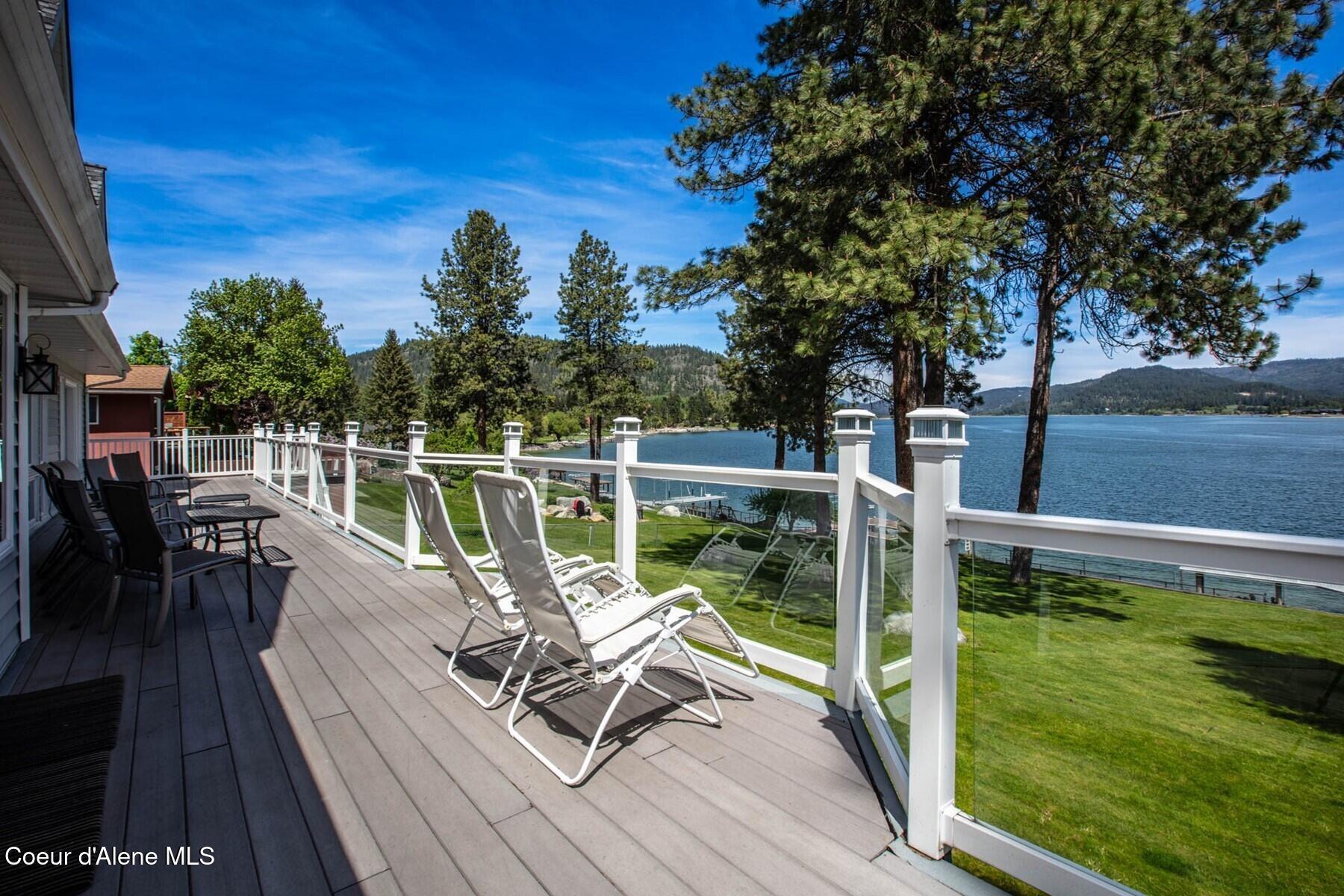 Image 4: Spacious Deck to Enjoy the View