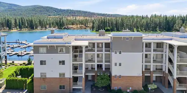 415 W Waterside DR