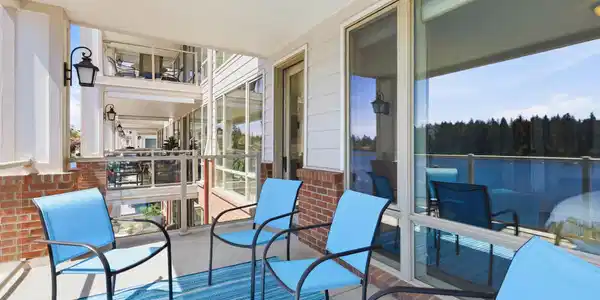 Image 3: Balcony