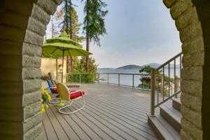 125 W EAGLE CREST DR