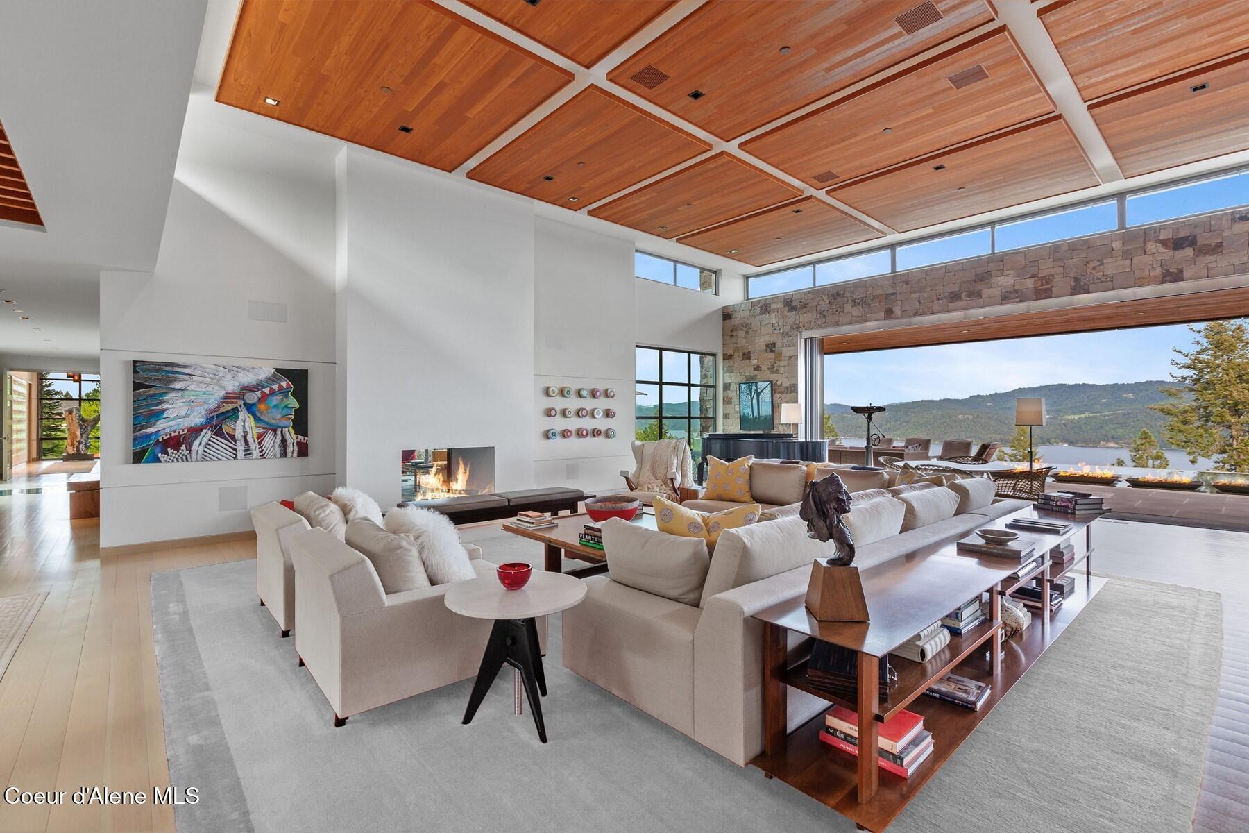 Image 4: Virtual change of carpet color