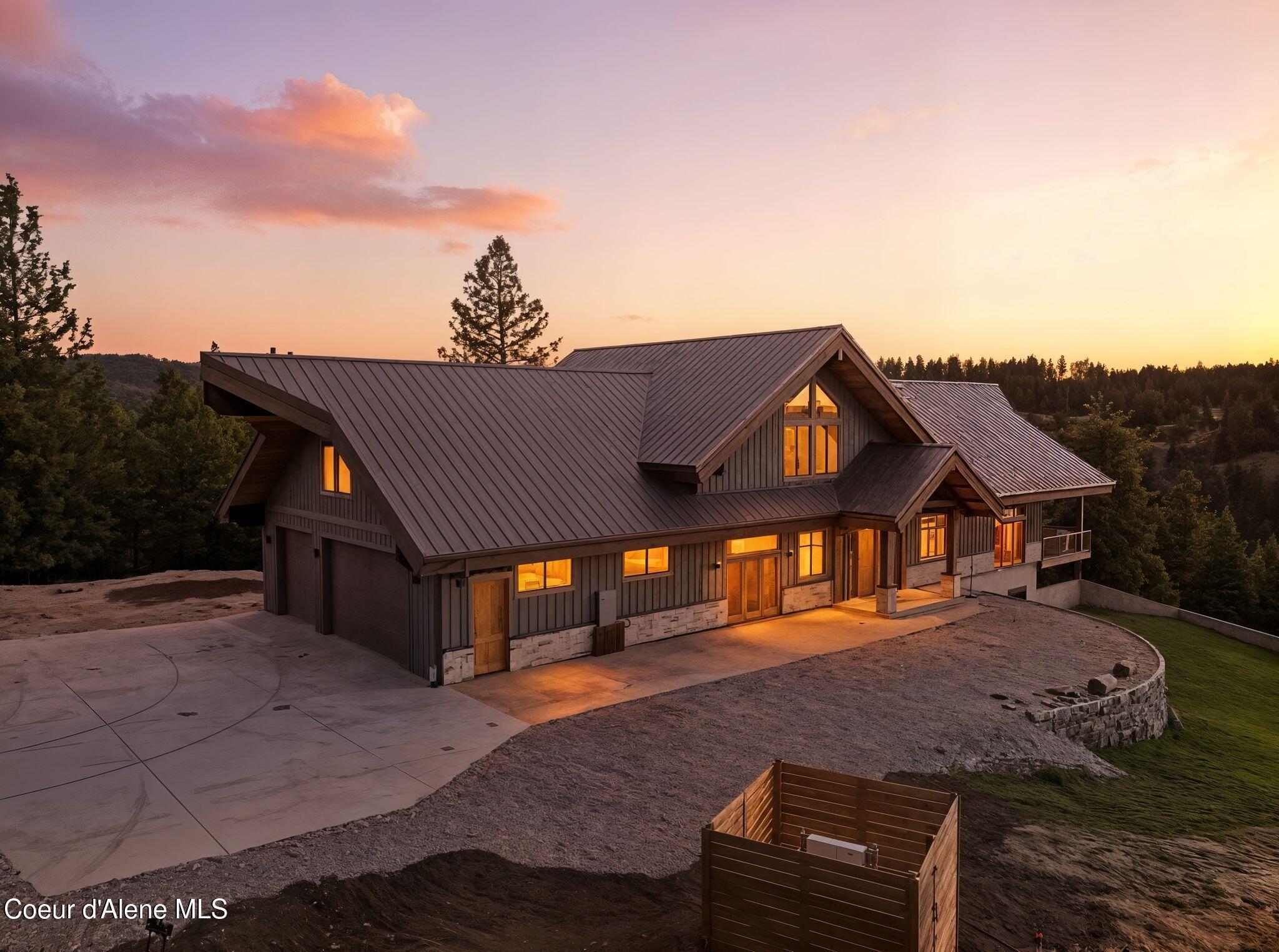 Image 2: Inside-Spokane-Lisa Twilight-01