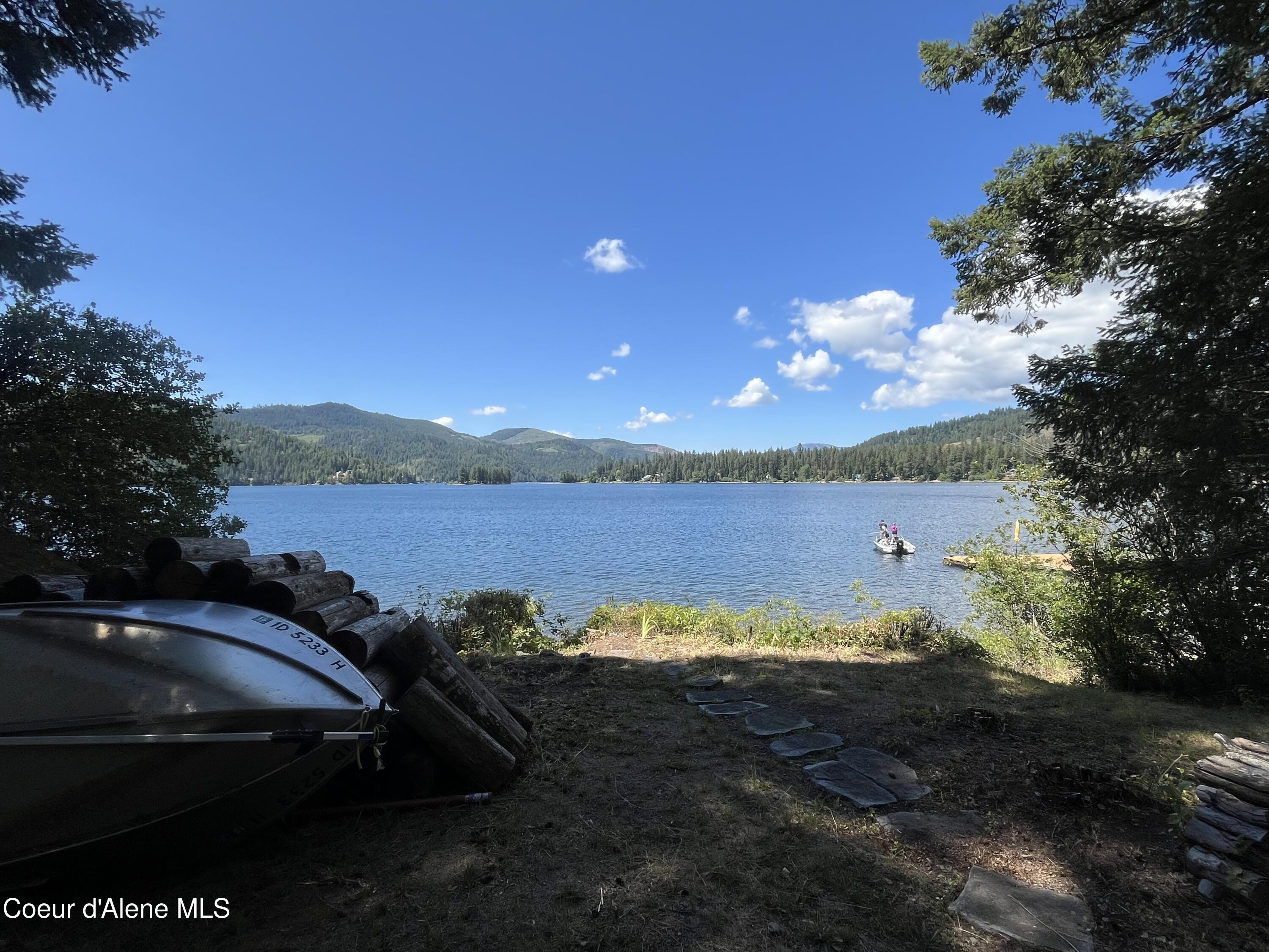 Image 4: Beautiful Spirit Lake
