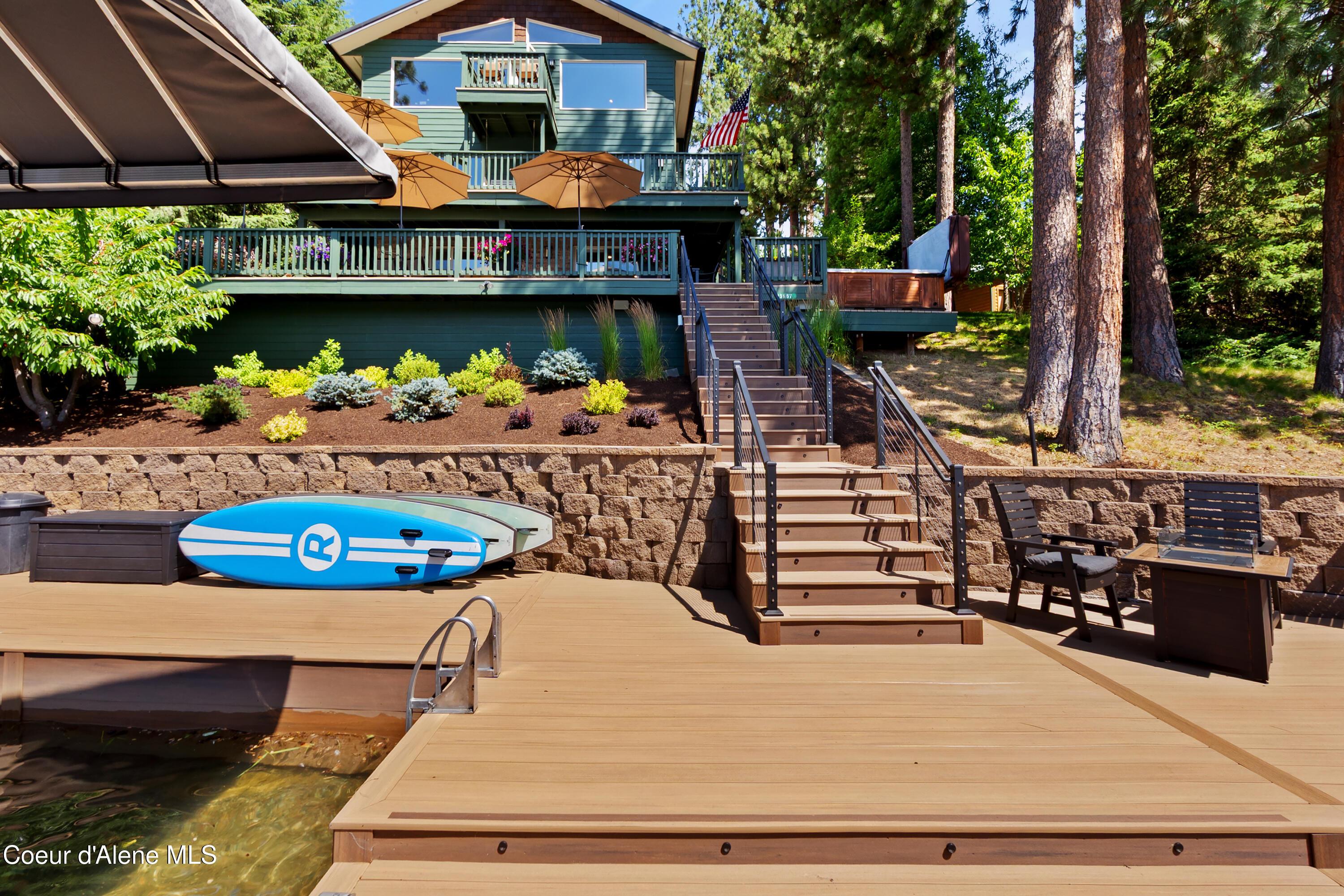 Image 2: Deck/Dock