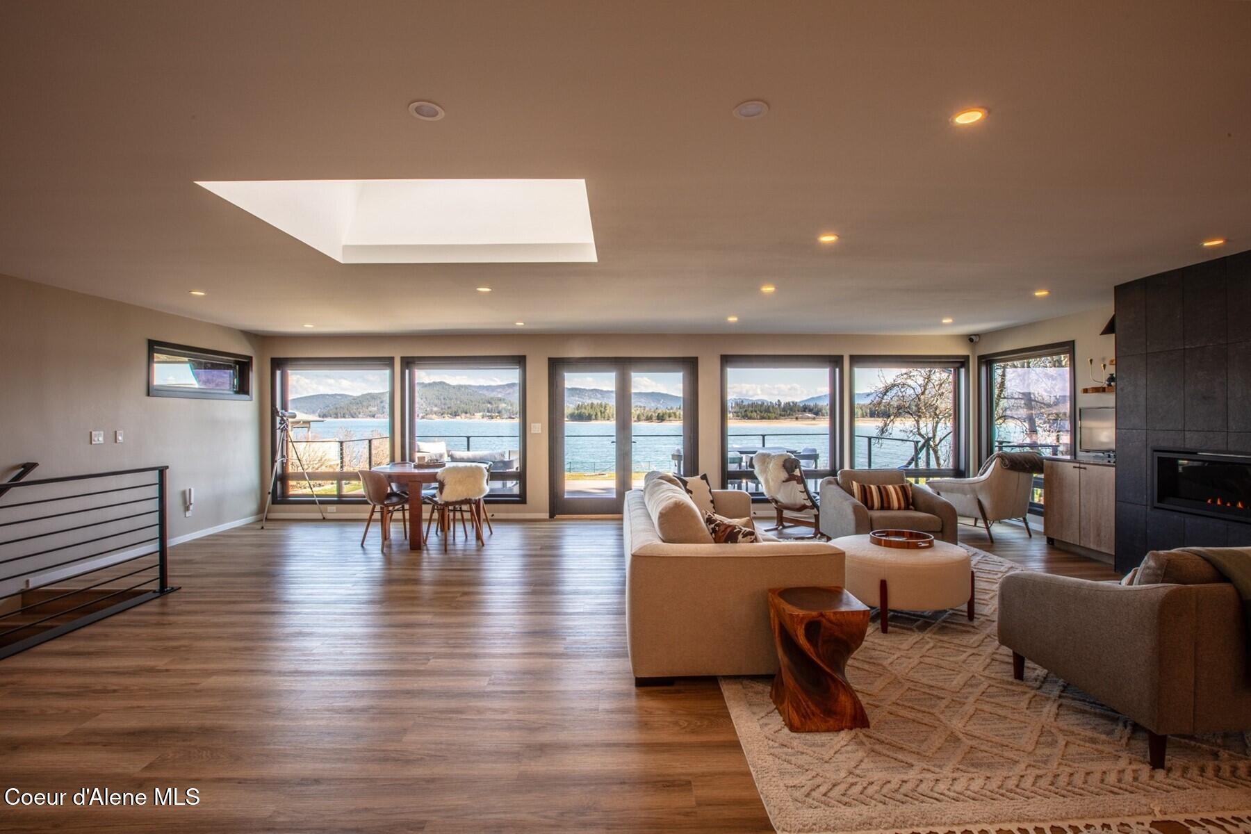 Image 4: Vista of Pend Oreille River