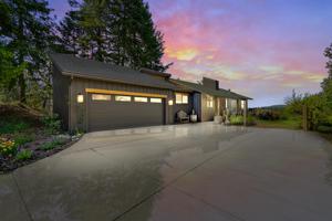 1477 E LOCH HAVEN DR