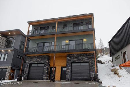 98 Chutes Ln