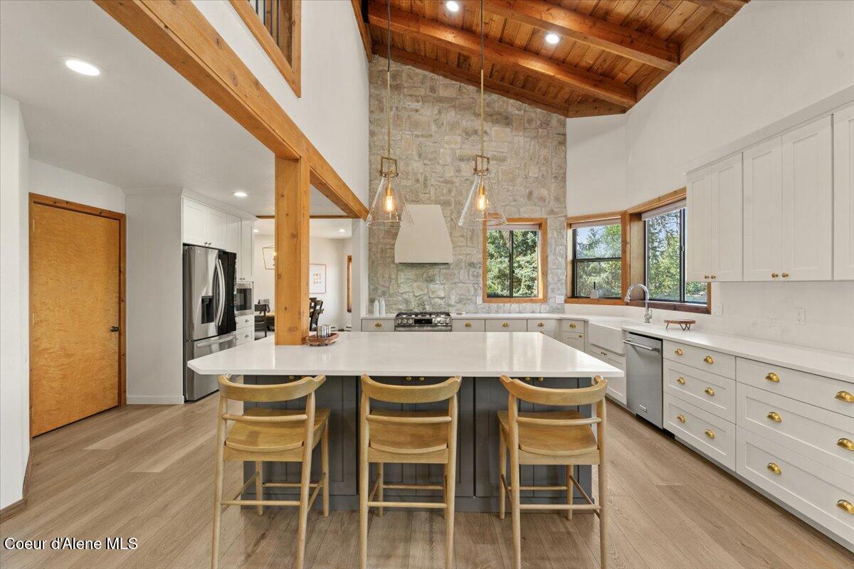 Image 2: 13-Kitchen