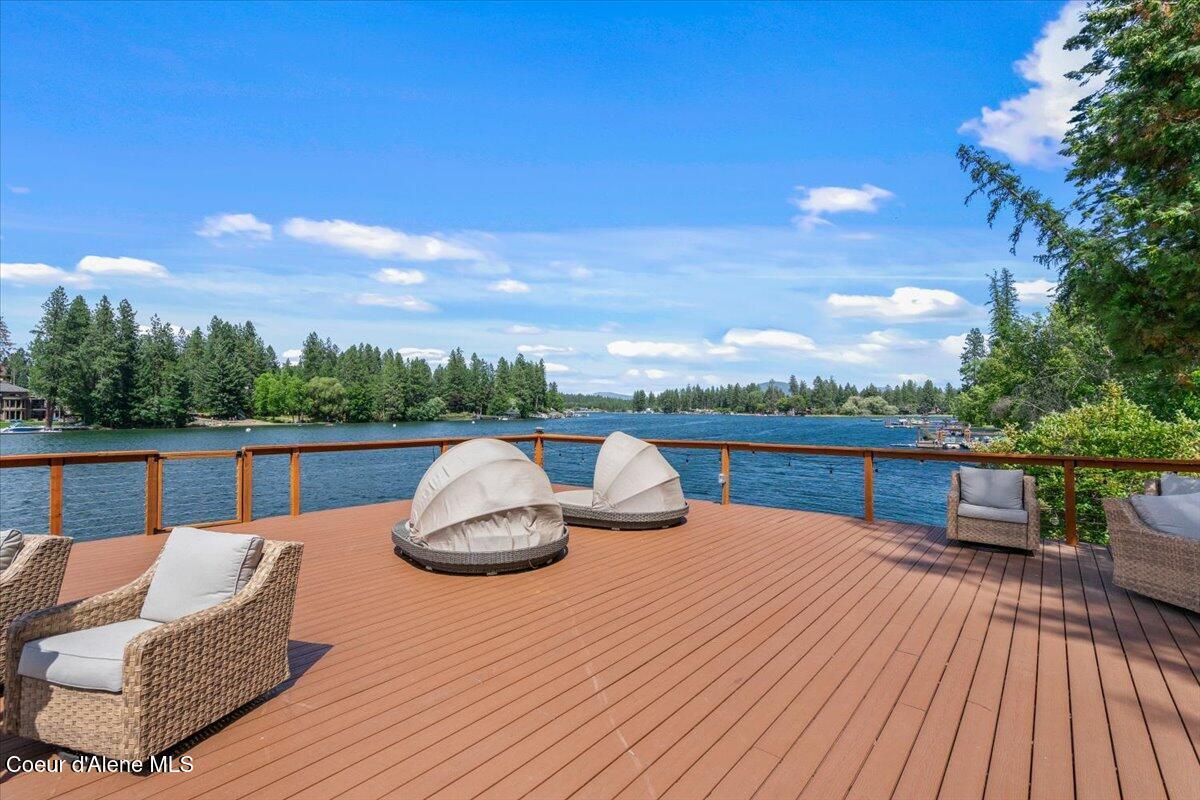 Image 4: 45-Dock Upper Deck