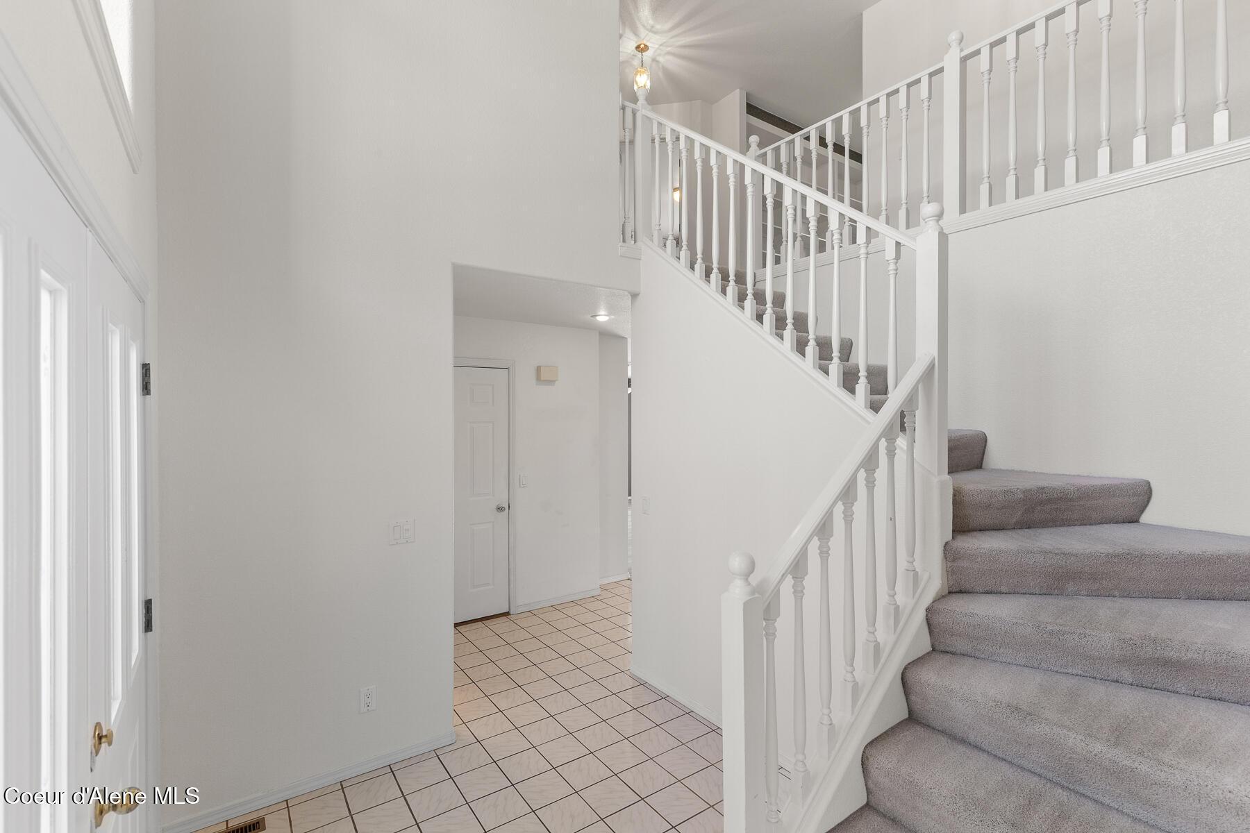 Image 4: Stairwell