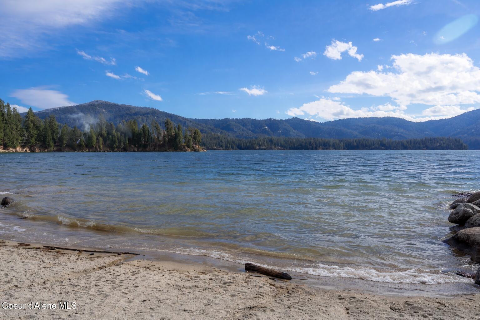 Image 4: Secondary Waterfront with Beach Frontage