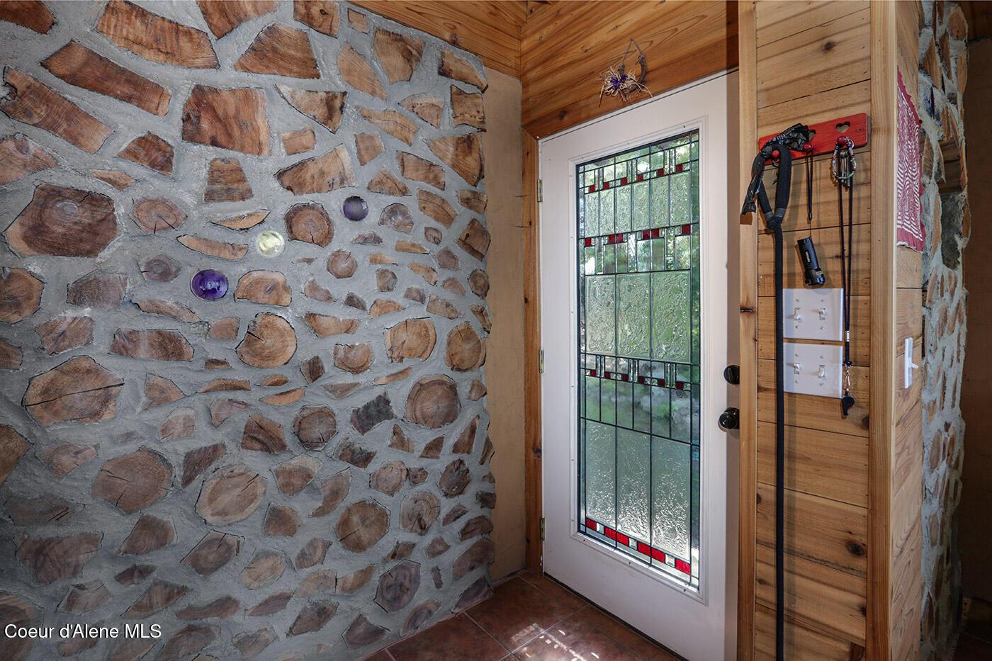 Image 3: Entry