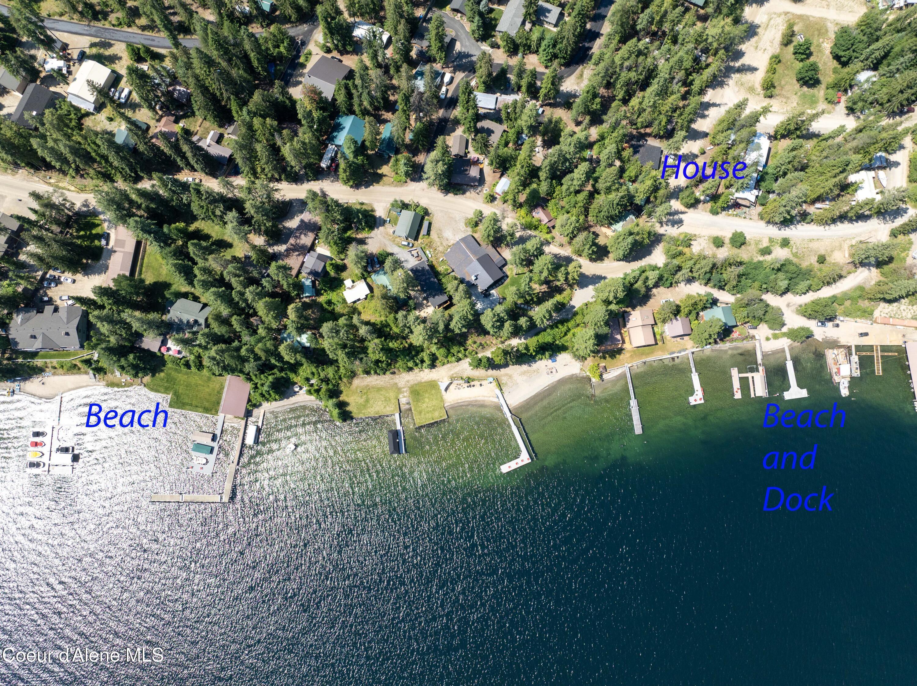 Image 2: 2 Deeded Access within walking distance