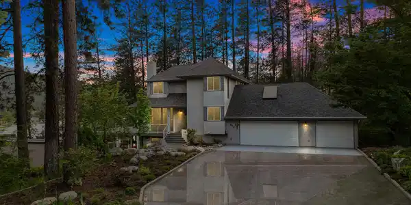 520 SHORE PINES