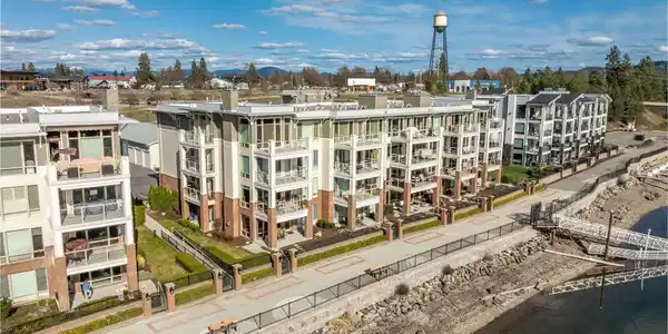 415 W WATERSIDE DR Unit #205