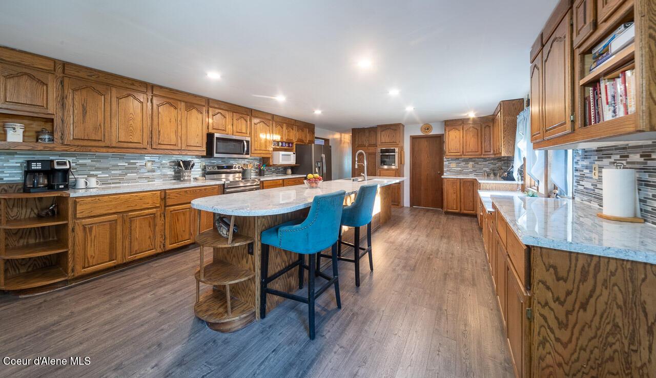 Image 3: Kitchen
