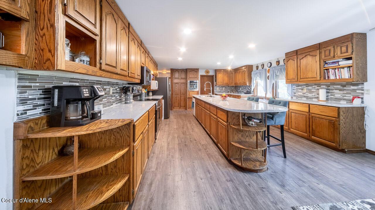 Image 4: Kitchen