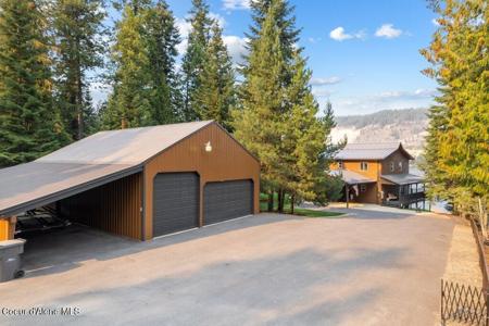 1671 Wooded Acres Dr