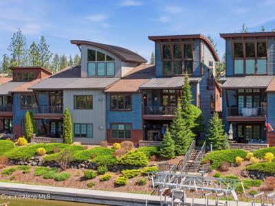 2104 W Bellerive Ln