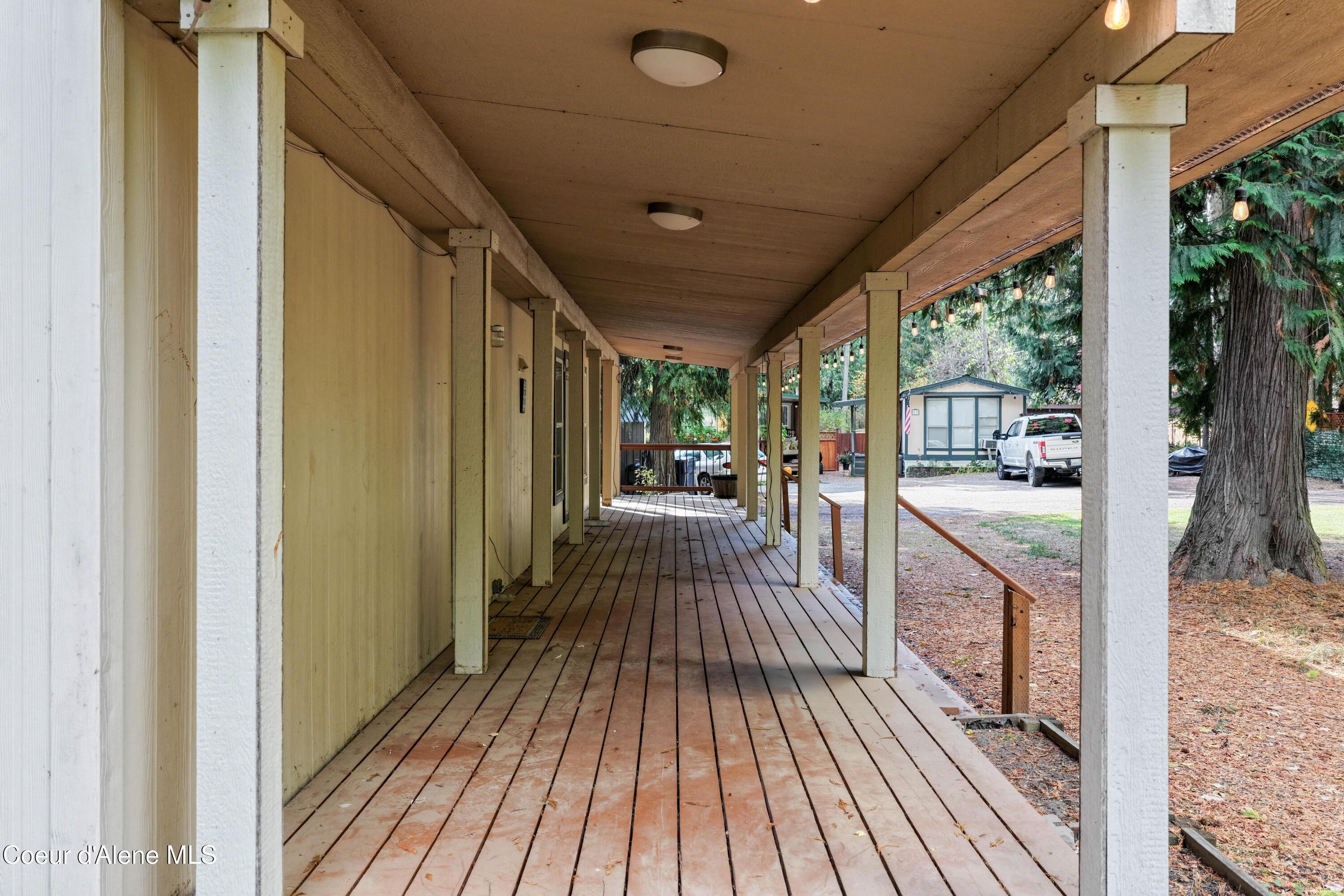 Image 3: 7562 W. Spirit Lake Rd-1