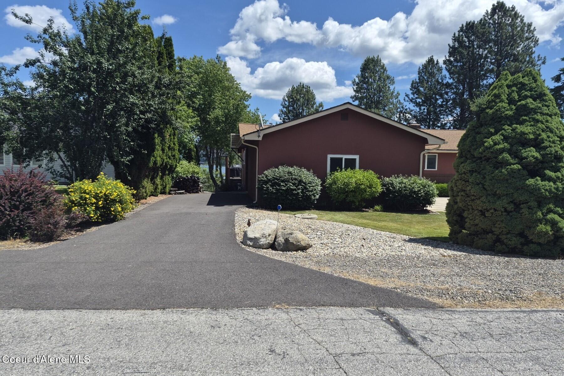 Image 2: Side of House Extra Parking
