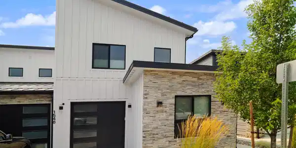 1548 W Union DR