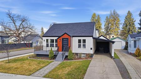 623 W Empire AVE