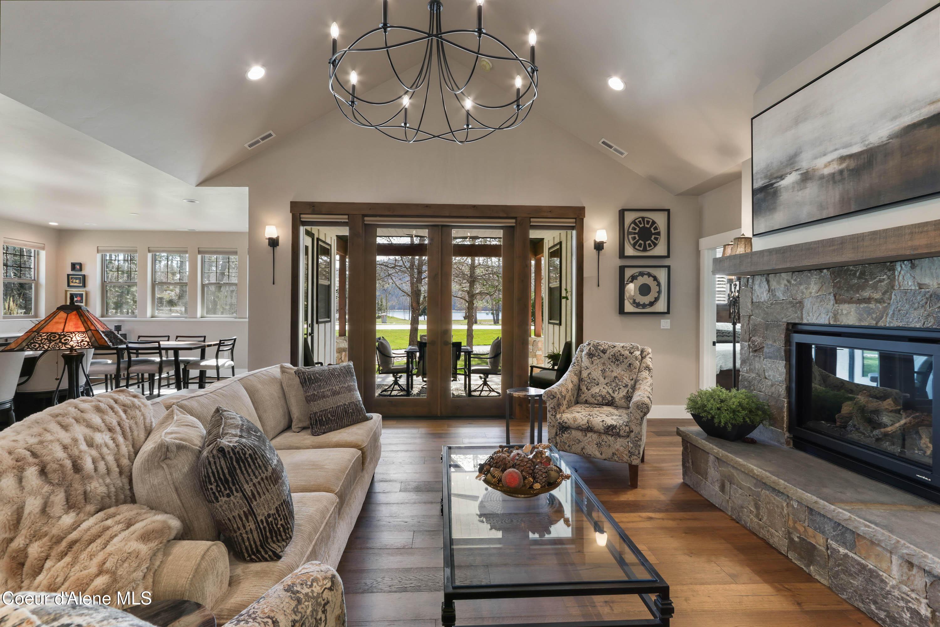 Image 2: Living Room