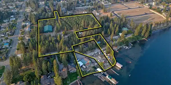 Image 2: 10.85 Waterfront Acres