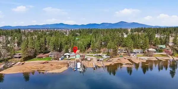 Image 3: 10.85 Waterfront Acres
