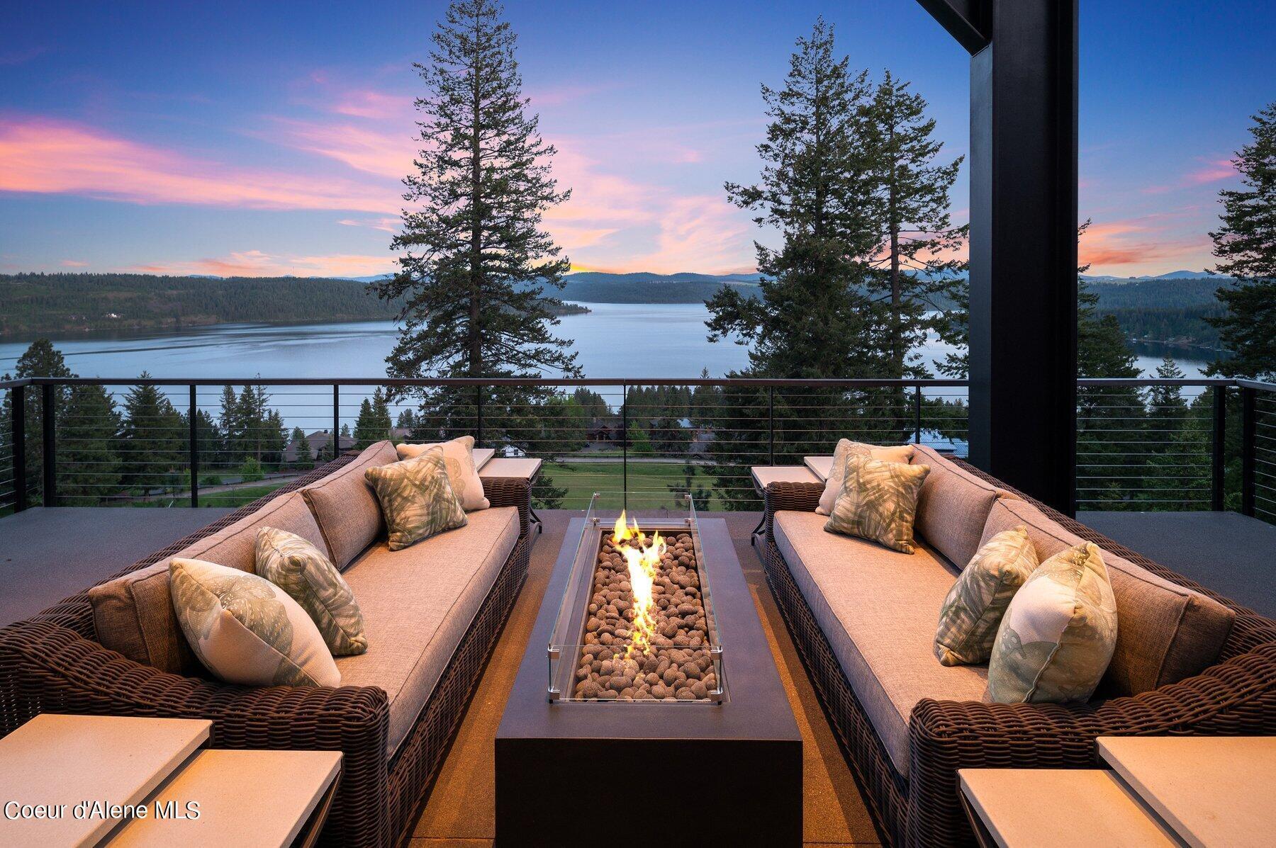 Image 2: Panoramic Lake Coeur d'Alene Views