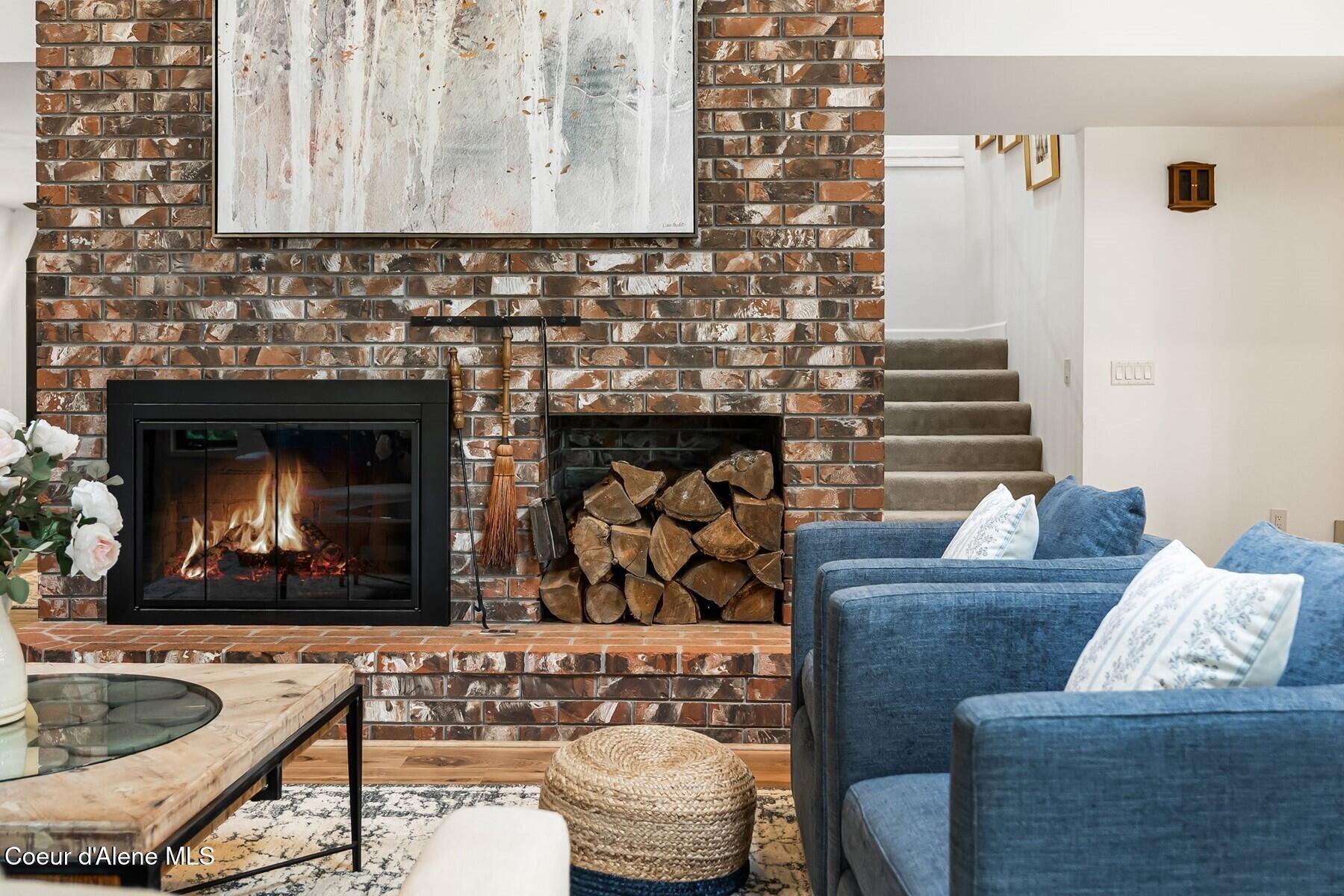 Image 3: A Great Room for Gatherings