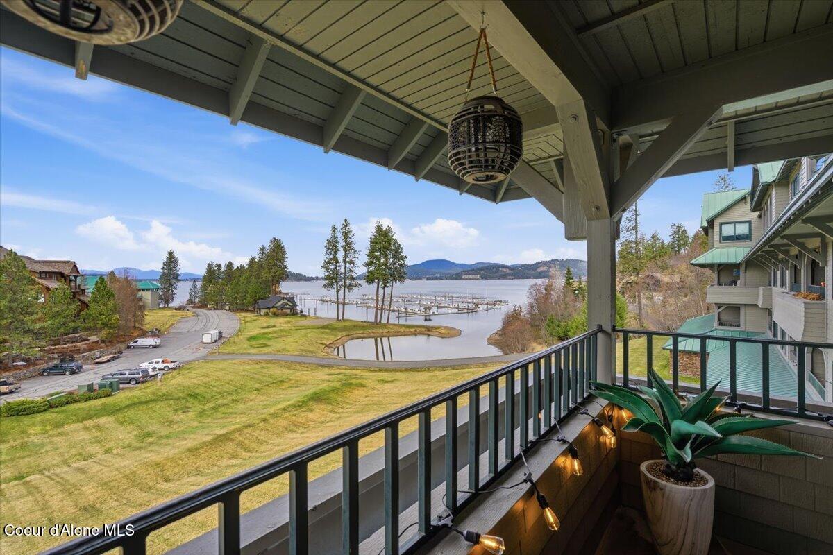 Image 3: 39-Balcony