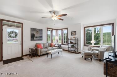Image 4: LIVING ROOM