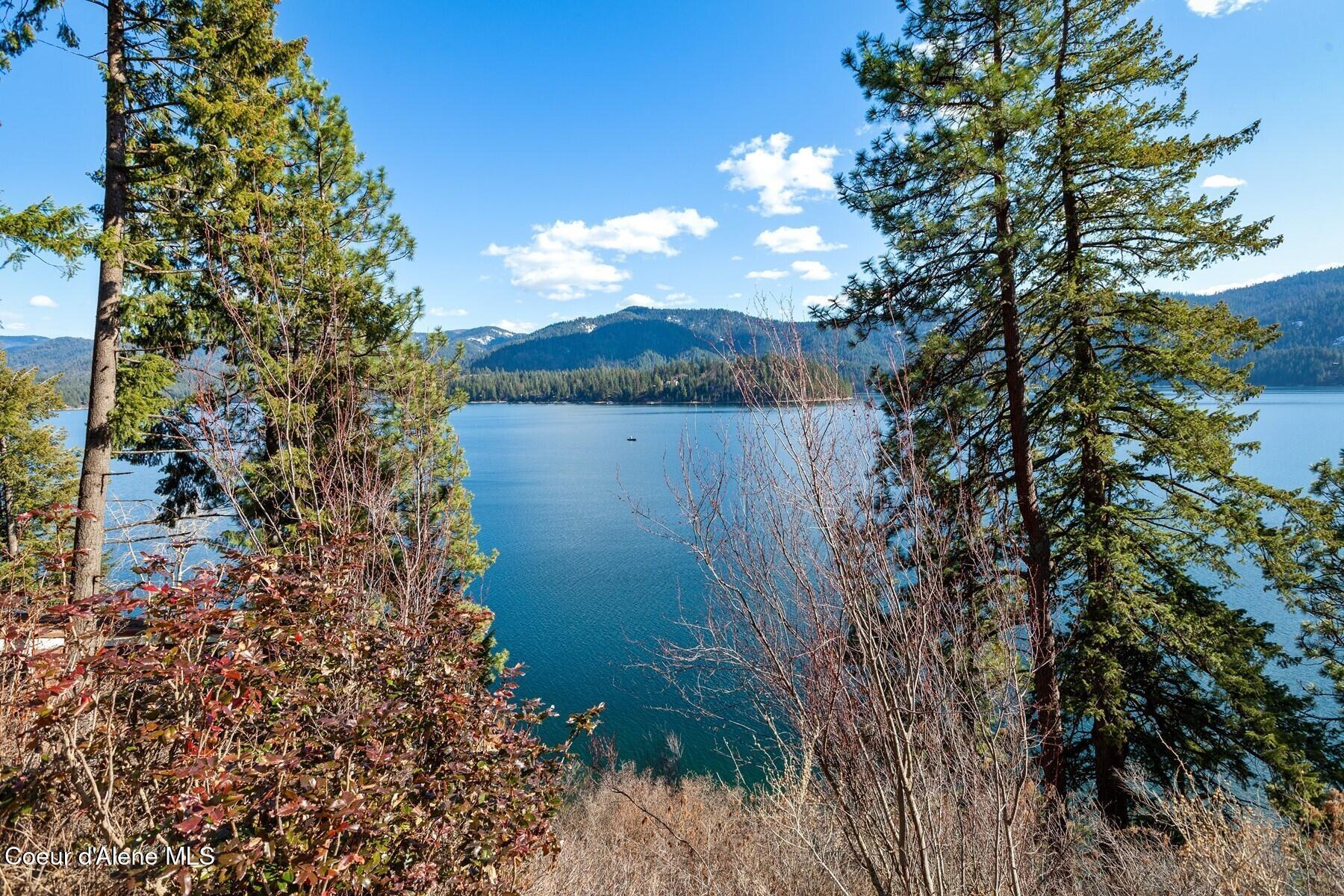 Image 1: Beautiful Hayden Lake homesi